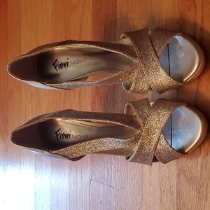 Fioni Night gold glitter platform strappy heels, open-toe Size 6.5